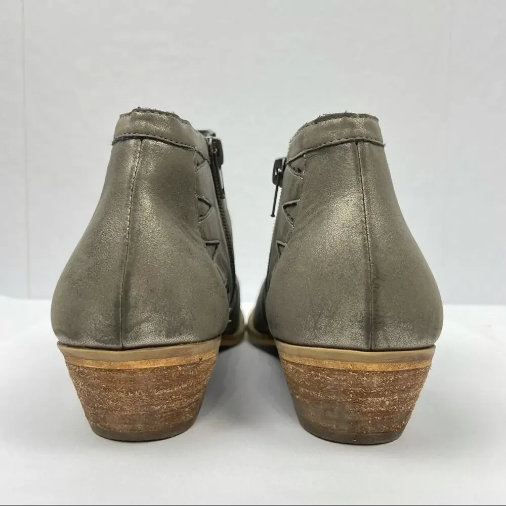Tucker + Tate | Girls Youth Tinsley Metallic Pewter Zipper Ankle Booties